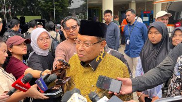 Komut KAI Singgung Ulah Taksi Listrik di Balik Kecelakaan Kereta Stasiun Bekasi Timur
