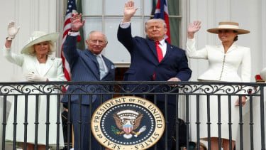 Gedung Putih Dirujak Netizen AS Gara-gara Unggahan "Dua Raja" dengan Foto Trump dan Raja Charles