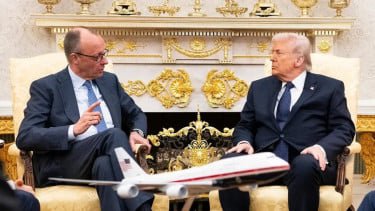Trump Ngambek ke Kanselir Merz, Ancam Tarik Pasukan AS di Jerman