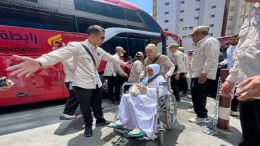 Jemaah Haji Indonesia Kloter Pertama Tiba di Mekkah