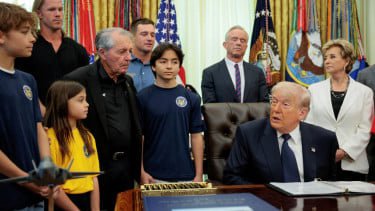 Trump bahas habisi militer Iran di depan anak-anak di bawah umur
