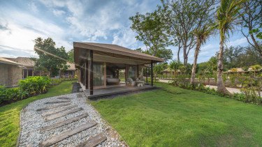 Glamping Mewah hingga Gym di Atas Pasir, Tren Liburan Baru Mulai Bermunculan di Gili Trawangan