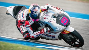 Terpopuler: Motor Terbelah Dua, Veda Ega Gemparkan Moto3, Conor McGregor Comeback!