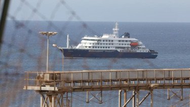 MV Honduis, Kapal persiar terinfeksi wabah hantavirus tiba di Tenerife, Spanyol
