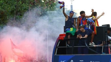 Lamine Yamal Kibarkan Bendera Palestina Berkibar saat Perayaan Juara Barcelona