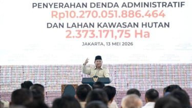 Presiden Prabowo Subianto menghadiri hasil penyelamatan keuangan negara di Kejaksaan Agung, Jakarta, Rabu