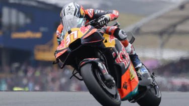 Pedro Acosta Rebut Pole MotoGP Catalunya 2026, Jorge Martin dan Bezzecchi Malah Apes karena Crash