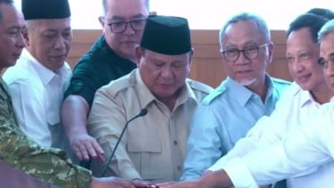 Mendagri Tito Dampingi Presiden Prabowo Resmikan Operasionalisasi 1.061 KDKMP di Jawa Timur