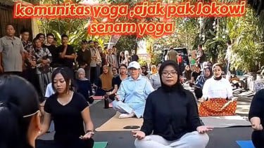 Viral Momen Menarik Jokowi Ikut Yoga bareng Warga di Depan Rumahnya