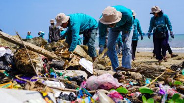 Sampah di Pantai Pandeglang.