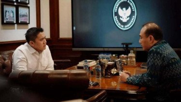 Seskab Teddy Bertemu Bos Gojek, Bicara Nasib Ojol