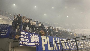 'Champions Again!': Euforia Puluhan Ribu Bobotoh Rayakan Kejayaan Persib Bandung di GBLA