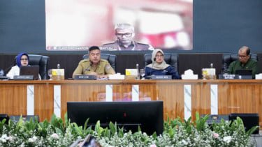 Jaga Stabilitas Harga, Sekjen Kemendagri Minta Bulog Percepat Distribusi Minyak Goreng ke Indonesia Timur
