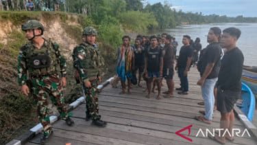 TNI Evakuasi 44 Warga Papua Pegunungan Usai Kabur dari OPM
