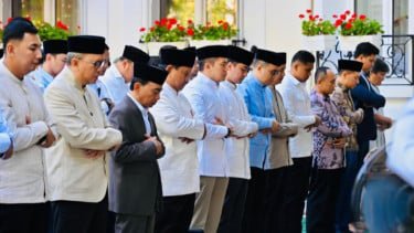Penampakan Prabowo Salat Idul Adha Bersama Diaspora Indonesia di Paris