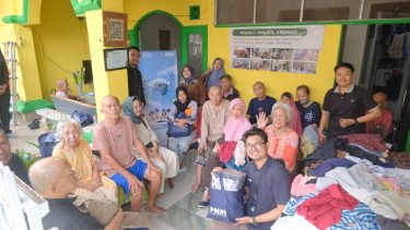 PNM Salurkan Pakaian Hasil RE3 For-E untuk Disabilitas dan Lansia