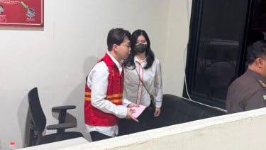 Dokter sekaligus influencer kecantikan Richard Lee (rompi merah).