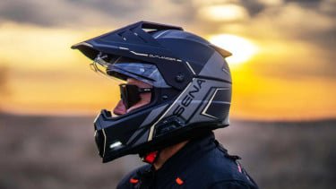 Helm adventure Sena