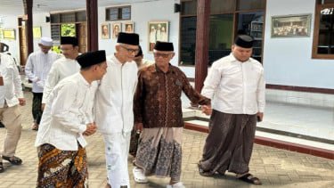 Rais 'Aam PBNU  K.H. Miftachul Akhyar saat di Pesantren Al Falah Desa Ploso