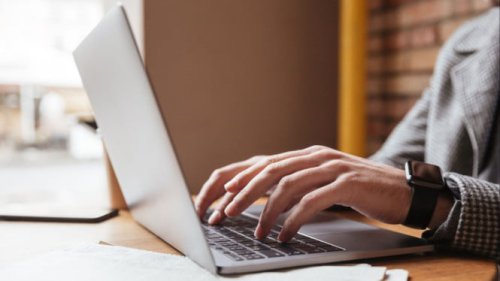 Penyebab Laptop Sering Hang Secara Tiba-Tiba: Kenali Masalah dan Solusinya