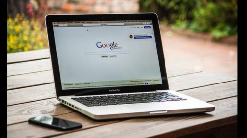 1. Uninstall Program Mencurigakan dari Laptop, 2. Hapus Ekstensi Browser yang Tidak Dikenal, 3. Reset Setelan Browser ke Default, 4. Scan Laptop dengan Antivirus atau Anti-Malware, 5. Gunakan Fitur &ldquo;Pop-up Blocker&rdquo; dan Aktifkan Safe Browsing, Browser Laptop Sering Muncul Iklan Sendiri? Begini Cara Mudah Menghapusnya