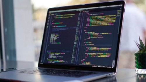 Top 8+ Fitur Penting Laptop ThinkPad untuk Programmer agar Coding Lancar Tanpa Gangguan