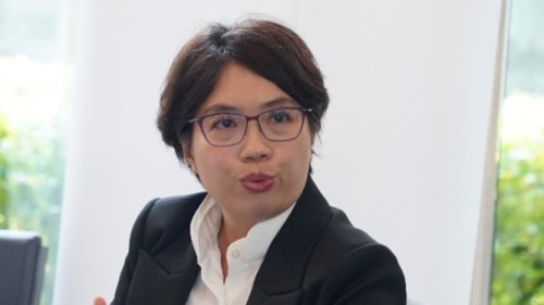 Satu Server Tumbangkan Tujuh: Data Center Perusahaan Auto Lega dan Hemat Parah
