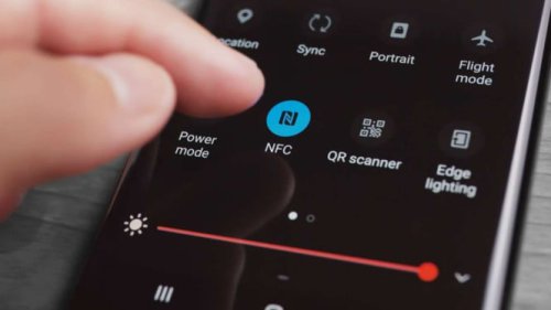 1. Cek dan Top Up Saldo e-Money Langsung dari HP, 2. Pembayaran Nontunai Super Cepat, 3. Kirim File, Kontak, dan Link Instan, 4. Jadi Kunci Pintu Rumah Pintar, 5. Hubungkan HP ke Perangkat Elektronik Sekejap, 6. Simpan Tiket Digital dan Boarding Pass, 7. Otomatisasi Aktivitas dengan NFC Tag, Bukan Cuma Buat e-Money, Ini Fungsi Rahasia NFC yang Jarang Diketahui, Bikin Hidup Makin Mudah!