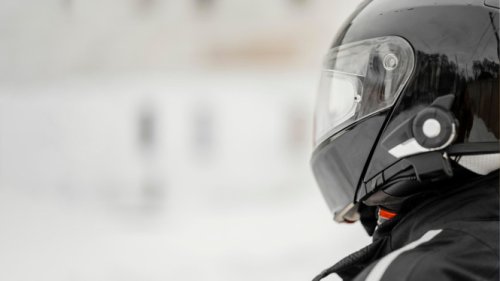 Top 5+ Intercom Helm di Bawah Rp1 Juta Terbaik: Tahan 15 Jam, Koneksi 1 Km dan Anti-Noise!