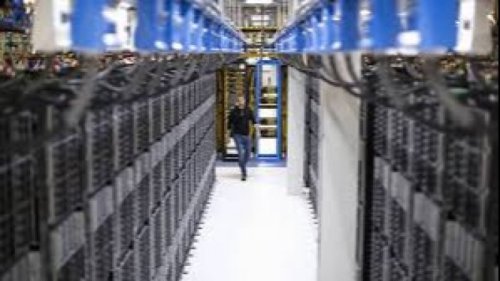 Ide Gila Jeff Bezos: Bangun Data Center di Luar Angkasa
