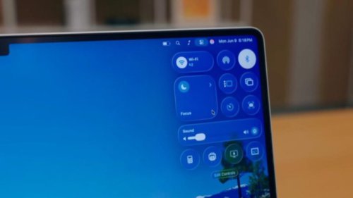 Duel Sengit! Samsung Ejek Apple Habis-habisan di WWDC 2025: Desain "Jadul" dan AI Ketinggalan Zaman?