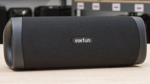 Hanya Rp900 Ribuan! EarFun UBoom L, Speaker Bluetooth Super Tangguh yang Bisa Dipakai di Air &amp; Jadi Soundbar!