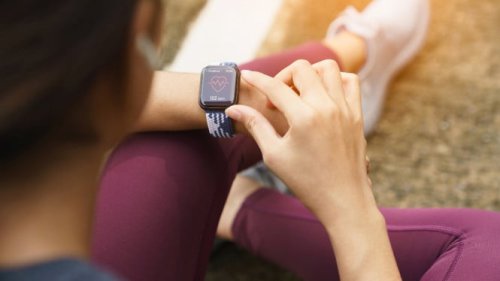Rekomendasi Smartwatch Ramah Kantong: Pantau Jarak &amp; Jantung, Tetap Gaya!