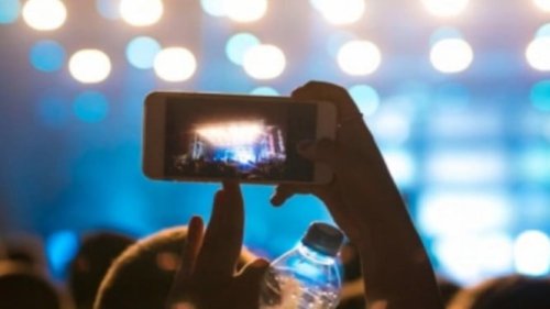 Gak Perlu Mahal! 4 HP Kamera Zoom Ini Bikin Jepretan Konser Tajam &amp; Stabil Mulai Rp3 Juta!