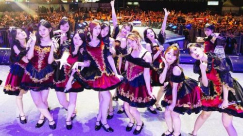 Reaksi Publik Terhadap Foto Kontroversial, Tanggapan Resmi dari IDN Media, Permintaan Maaf dan Komitmen Masa Depan, Pelajaran dari Insiden Ini, Kesimpulan:, Skandal Foto Kue Vulgar: General Manager JKT48 Resmi Dinonaktifkan Sementara