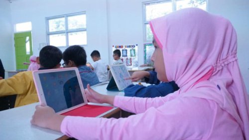 1. Huawei MatePad SE 11: Ringan di Mata dan Performa Andal, 2. Advan Tab Sketsa 3: Tablet Lokal dengan Stylus Presisi Tinggi, 3. POCO Pad: Layar Besar &amp; Kualitas Suara Mantap, 4. iPad Mini 7: Solusi Portabilitas Bertenaga Apple A17 Pro, 5. Samsung Galaxy Tab S10 FE: Tahan Lama dan Didukung S Pen, Mana Yang Harus Kamu Pilih?, Top 5+ Tablet Terbaik Tahun 2025 untuk Pelajar, Harga Terjangkau Spesifikasi Mumpuni!