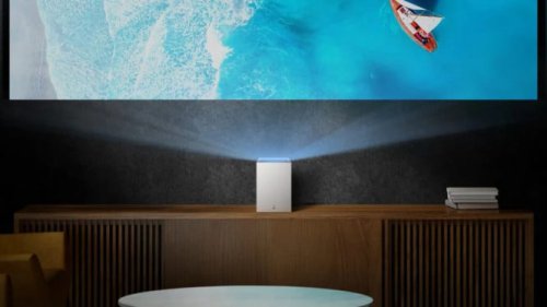 LG Rilis Proyektor Mini 4K: Ubah Dinding Rumah Jadi Layar Bioskop
