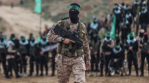 Dari Mana Asal Dana Hamas?, Simpanan Sebelum Perang, Dukungan Internasional, Pajak dan Penjualan Barang Mahal, Sistem Pembayaran Gaji yang Kompleks, Kritik Publik terhadap Distribusi Bantuan, Kesimpulan:, Rahasia Hamas Tetap Membayar Gaji PNS di Tengah Serangan Israel yang Berkepanjangan!