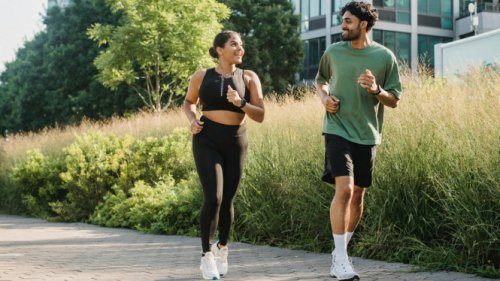 Mengapa Pace 5 Jadi Idaman Pelari?, Langkah Awal: Cek Posisimu Sekarang, Jangan Lupakan Kekuatan: Otot adalah Fondasi, Jadwal Latihan Mingguan yang Mudah Diikuti, Nikmati Proses Menuju Pace 5, Raih Pace 5 Impianmu: Panduan Latihan Jitu untuk Pelari!