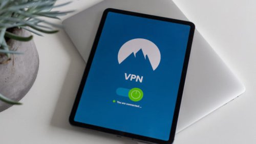 Mengapa VPN Android Gratis Penting?, 1. Proton VPN: Privasi Juara Tanpa Batas Kuota, 2. Windscribe: Kuota Gede, Fitur Melimpah, 3. TunnelBear: Simpel dan Ramah Pemula, 4. Hide.me: Kecepatan Oke, Tanpa Iklan, 5. PrivadoVPN: Buka Streaming Tanpa Drama, Pilih VPN Android Gratis yang Cocok Buat Kamu, Top 5+ VPN Android Gratis Terbaik 2025: Aman, Cepat, dan Bebas Akses!