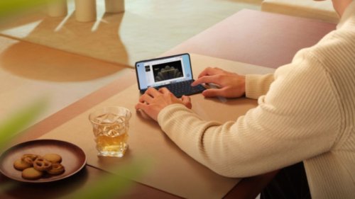 Inovasi Aksesori: Power Bank 20,000mAh dengan Pengisian Cepat 45W, Teaser Flagship Baru: Seri Realme 15, Fokus pada Ponsel Mid-Range dan Aksesori Praktis, Persaingan di Bulan September, Kesimpulan:, Realme Lebih Pilih Kuatkan Ekosistem Aksesori daripada Terjun ke Dunia Foldable!