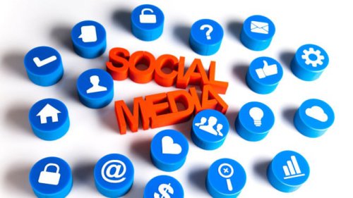 Komdigi Kaji Aturan Satu Orang Satu Akun Medsos