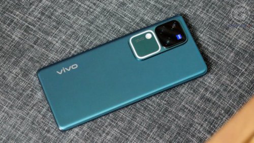 Vivo V30 5G Turun Harga Hingga Rp1,2 Juta! Ini Waktunya Upgrade ke Smartphone Tipis dengan Kamera Canggih