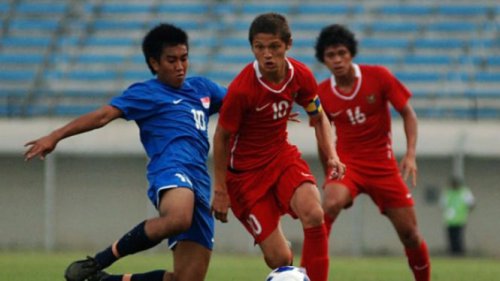 Dari Lapangan ke Layar Kaca: Deretan Artis Indonesia yang Dulunya Pemain Bola Profesional!