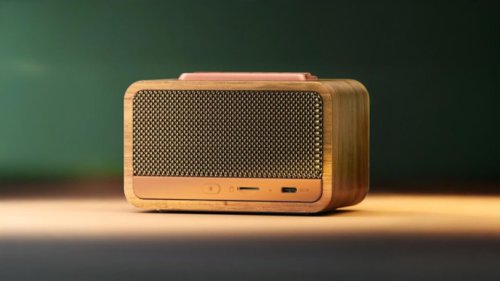 Speaker Mini Rasa Retro, Suara Modern! Edifier M130 Tampil Gaya dengan Baterai 11 Jam &amp; Bluetooth 6.0