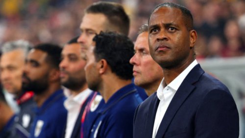 Kenapa Irak &lsquo;Ngotot&rsquo; Ingin Rekrut Kluivert Meski Dipecat Timnas Indonesia?