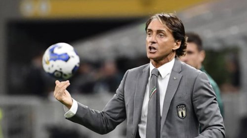 1. Jesus Casas &ndash; Ahli Strategi Serangan Balik dari Spanyol, 2. Srecko Katanec &ndash; Arsitek Kejutan Uzbekistan, 3. Park Hang-seo &ndash; Spesialis ASEAN, 4. Roberto Mancini &ndash; Pengalaman Eropa untuk Garuda, PSSI Didesak Segera Gaet 4 Pelatih Kelas Dunia Pengganti Patrick Kluivert, Bukan Shin Tae-yong