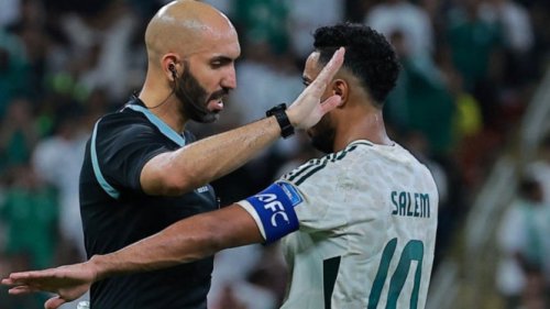 Media Irak Kaget! Wasit Kuwait Malah Diganjar Penghargaan Usai Pimpin Laga Panas Indonesia vs Arab Saudi