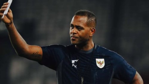 Usai Timnas Indonesia Tersingkir, Patrick Kluivert Mendadak Pulang ke Belanda &mdash; Ada Apa?
