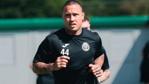 Media Vietnam Turut Soroti Pengakuan Radja, Rasa Hormat dan Cinta dari Suporter Indonesia, Karier Panjang di Eropa, Tapi Kurang Dihargai, Kembali ke Akar, Kembali ke Hati, Media Vietnam Heran, Radja Nainggolan Akui Menyesal Tak Bela Timnas Indonesia